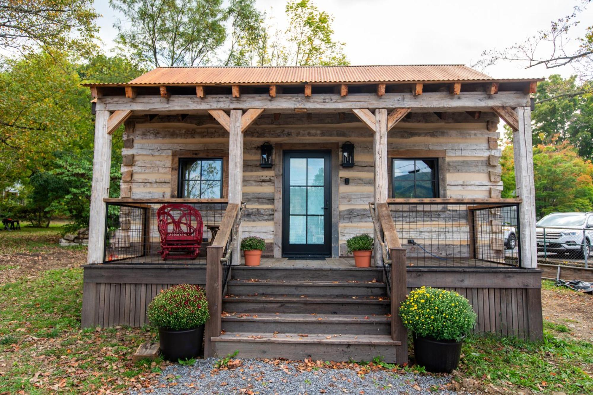 Barnwood Village White Sulphur Springs Exteriör bild